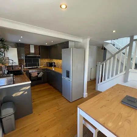 Stylish 2 Bedroom Apartment Close To Beaches Fakenham Exterior foto