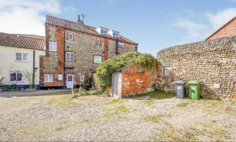 Stylish 2 Bedroom Close To Beaches Fakenham